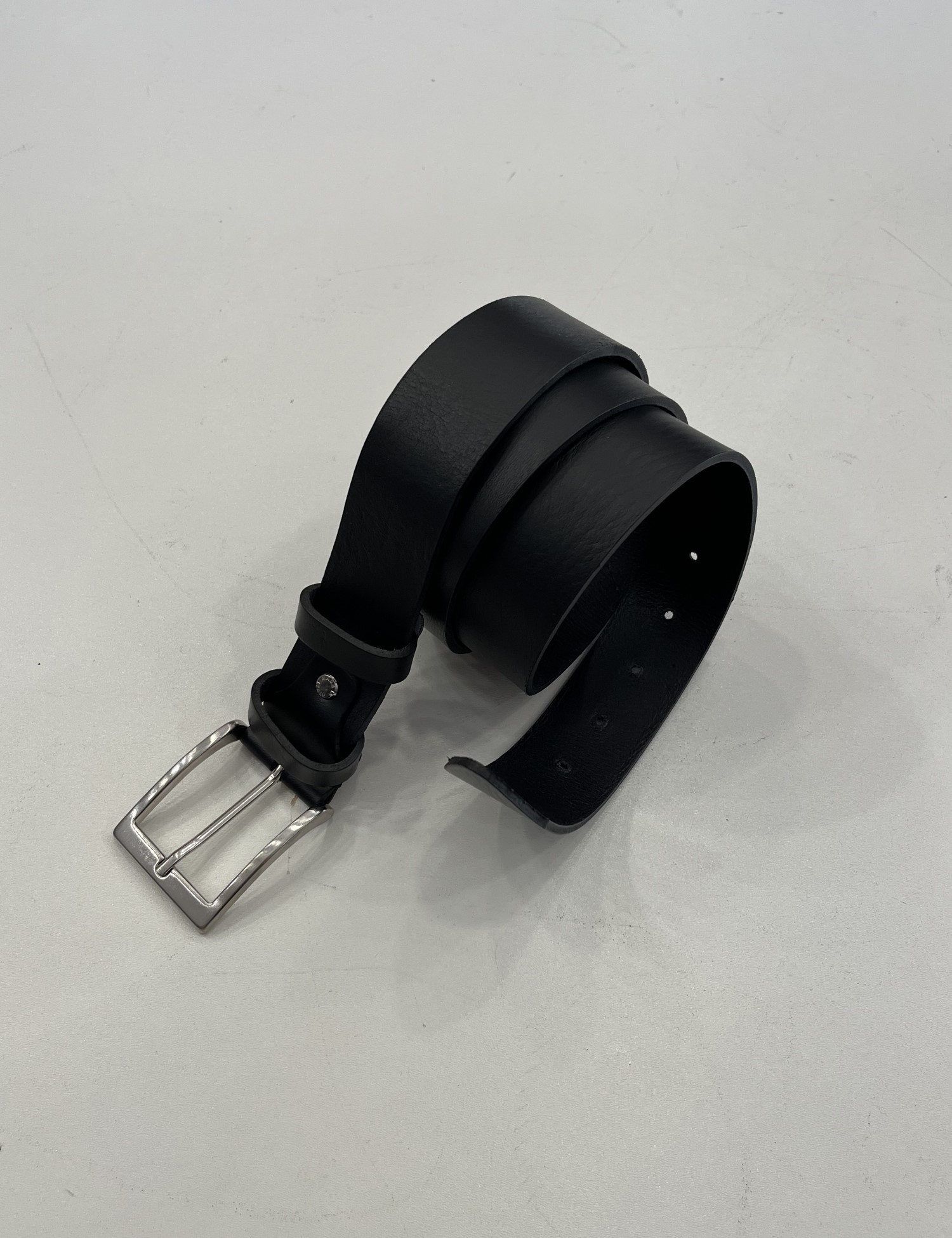 Ανδρική μαύρη ζώνη δερμάτινη 250450